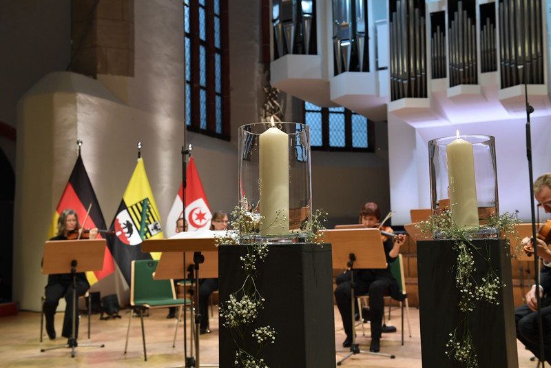 Zentrale Gedenkveranstaltung in der Konzerthalle Ulrichskirche